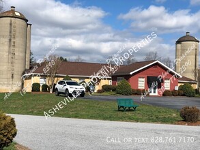 89 Creeks End Cir in Mills River, NC - Building Photo - Building Photo