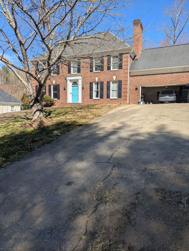 property at 182 37th Ave Pl NW