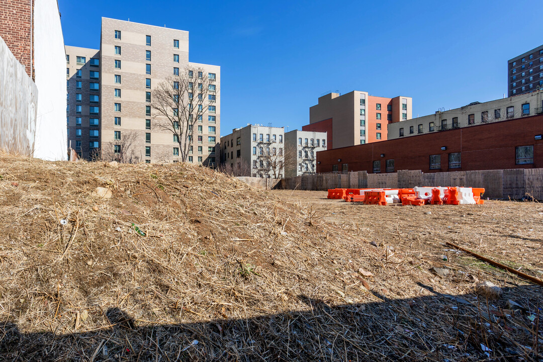 The Bronx Vibe in Bronx, NY - Building Photo