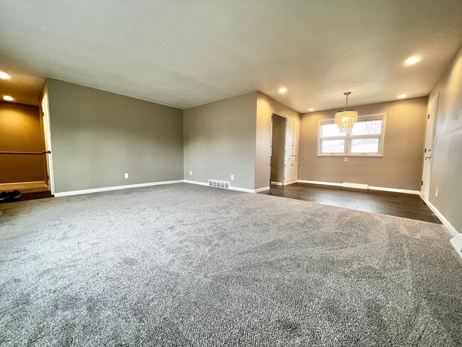 1502 Hilltop Dr in Loveland, CO - Building Photo - Building Photo