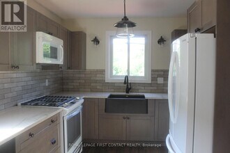 16 Rosenfeld Dr in Barrie, ON - Building Photo - Building Photo