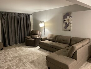 600 Riverside Dr in Augusta, ME - Foto de edificio - Building Photo