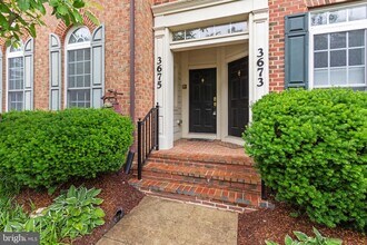 3675 Spring Hollow Ln in Frederick, MD - Building Photo - Building Photo