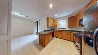235 Chrystie Cir in Delray Beach, FL - Building Photo