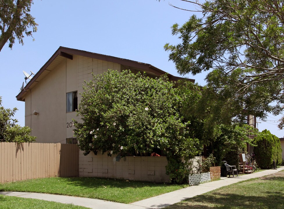 2040 S Sprague Ln in Anaheim, CA - Building Photo