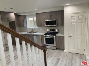 2700 Los Olivos Ln in Montrose, CA - Building Photo - Building Photo