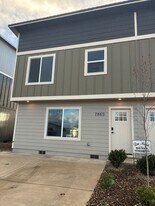 7865 Houston Lp in Medford, OR - Building Photo