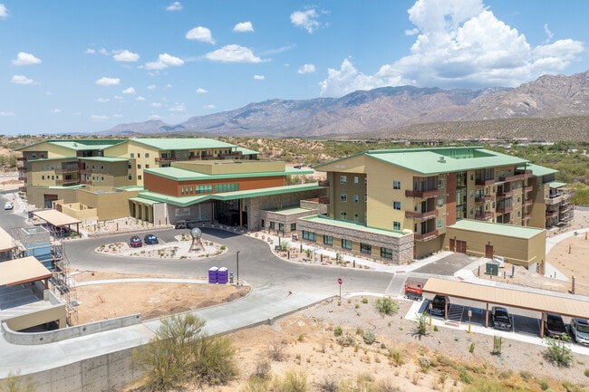 La Posada at Pusch Ridge in Oro Valley, AZ - Building Photo - Building Photo