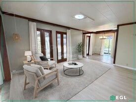 7601 Kittyhawk Ave in Los Angeles, CA - Building Photo