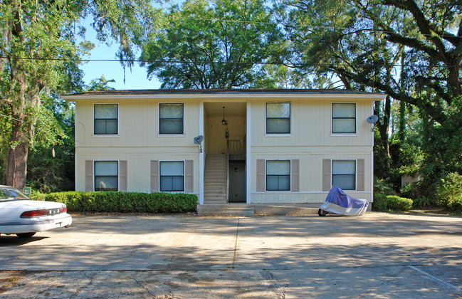 106 Dixie Dr in Tallahassee, FL - Foto de edificio - Building Photo