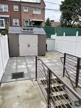 694 E 38th St, Unit GARDEN in Brooklyn, NY - Building Photo - Building Photo