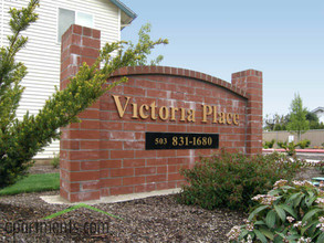 Victoria Place Apartments in Dallas, OR - Building Photo - Building Photo