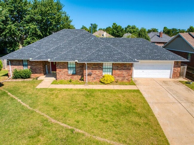 property at 1828 Honeysuckle Ln