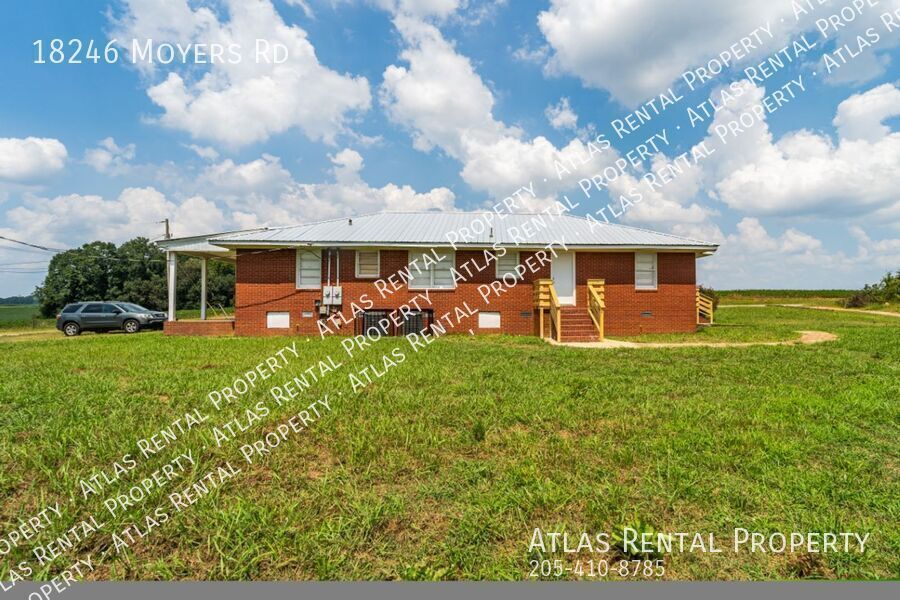 18246 Moyers Rd in Athens, AL - Building Photo