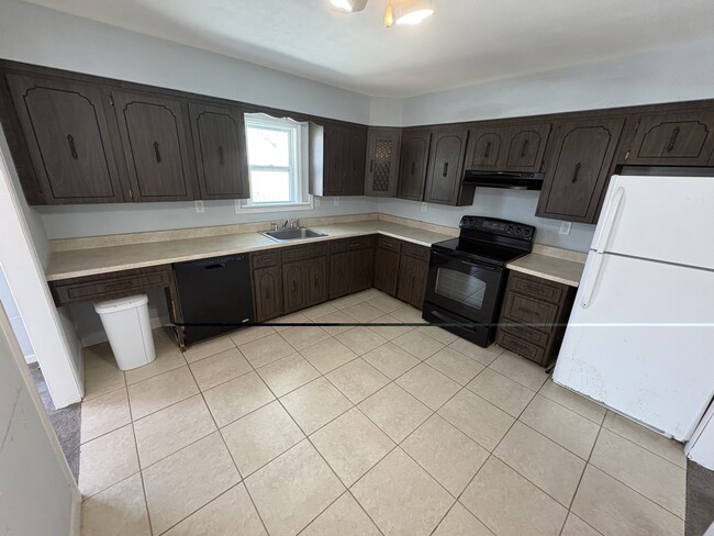 16 Linden St, Unit 1