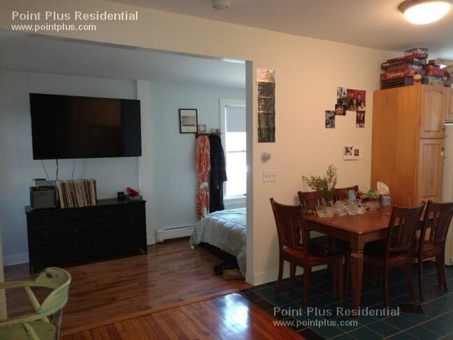 26 Hingham St, Unit 2 in Cambridge, MA - Building Photo - Building Photo