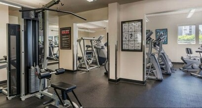 388 E Ocean Blvd in Long Beach, CA - Foto de edificio - Building Photo