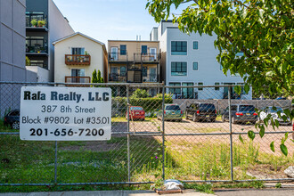 One Jones Park in Jersey City, NJ - Building Photo - Building Photo