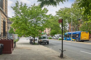 1514 Eastern Pky in Brooklyn, NY - Foto de edificio - Building Photo