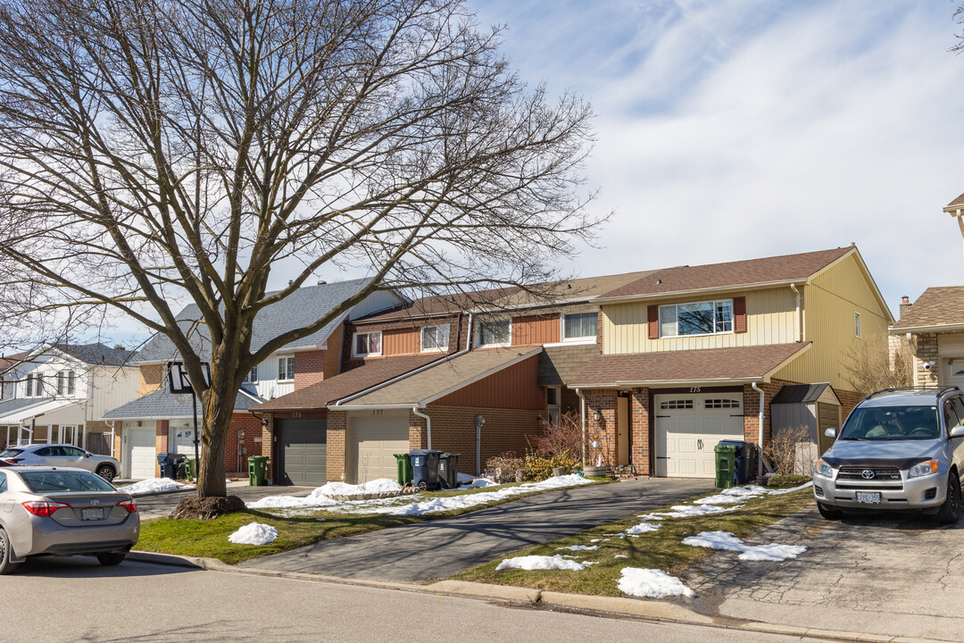 152 Carolbreen Sq in Toronto, ON - Building Photo