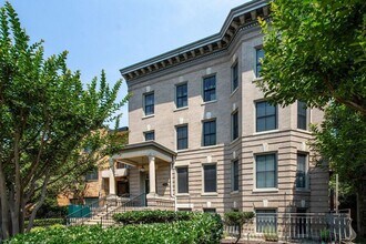 1323 Clifton St NW in Washington, DC - Building Photo - Building Photo