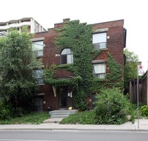 113 Vaughan Rd in Toronto, ON - Building Photo