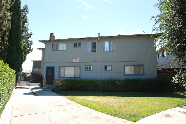 752 Deland Ave in San Jose, CA - Foto de edificio - Building Photo