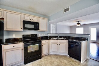 1012 Shaman Crossing in Murfreesboro, TN - Foto de edificio - Building Photo