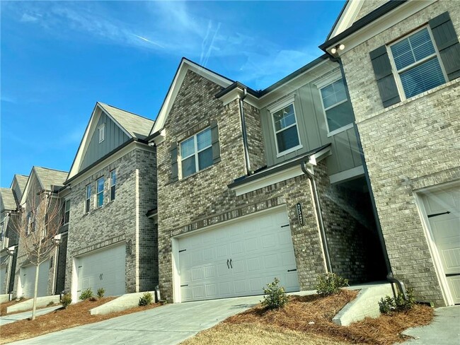 2527 Pearl Rdg Trce in Buford, GA - Foto de edificio - Building Photo