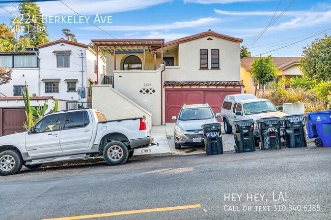 2224 Berkeley Ave in Los Angeles, CA - Building Photo - Building Photo
