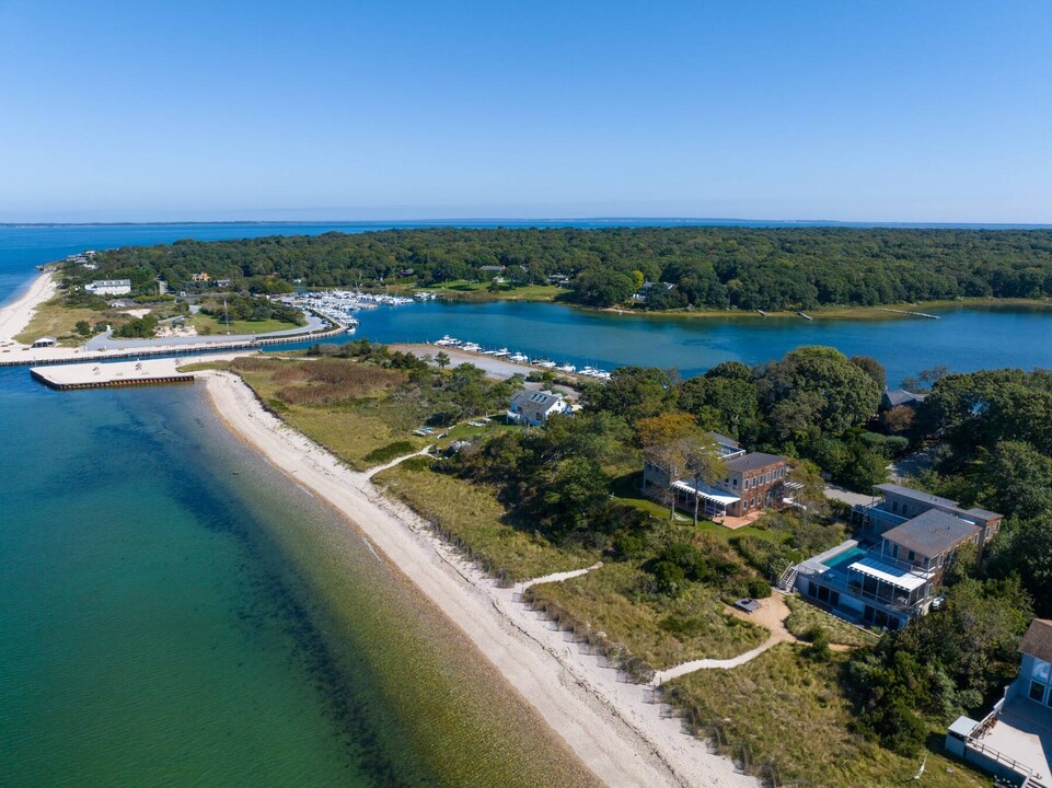 36 Bay Inlet Rd in East Hampton, NY - Foto de edificio