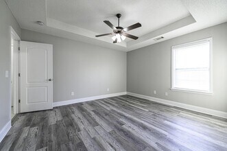 307 Nile Ln in Byron, GA - Foto de edificio - Building Photo