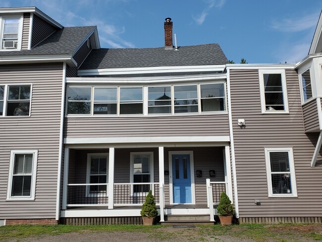 484 Main St, Unit Apt 201