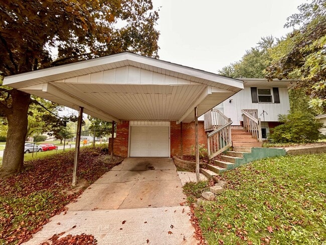 property at 544 Ferndale Ave NW