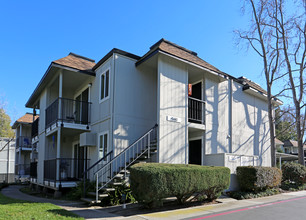 Sunnyvale West in Walnut Creek, CA - Foto de edificio - Building Photo