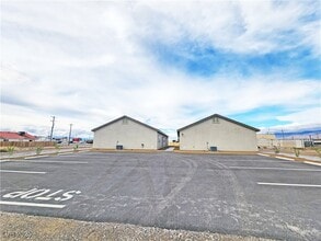 1340 E Arrowhead St in Pahrump, NV - Building Photo - Building Photo