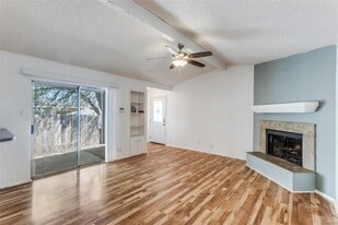 6916 Scenic Brook Dr in Austin, TX - Building Photo