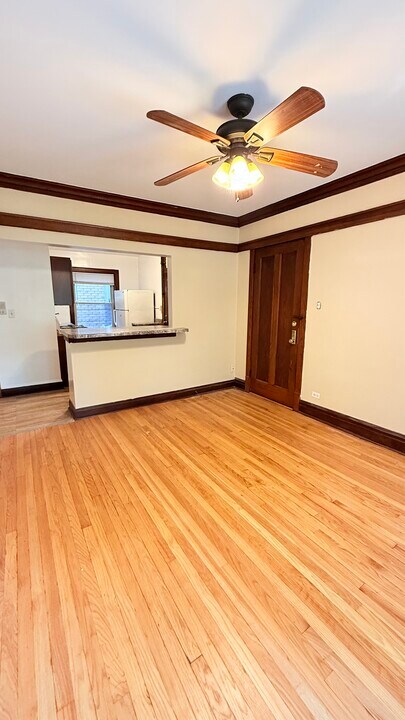 4453 W Dickens Ave in Chicago, IL - Building Photo