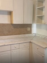 222 Howard Ave, Unit 2 in New Haven, CT - Foto de edificio - Building Photo