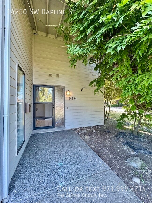 14250 SW Daphne St in Beaverton, OR - Building Photo - Building Photo