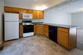 17 Silver Creek Dr in Morgantown, WV - Building Photo - Building Photo