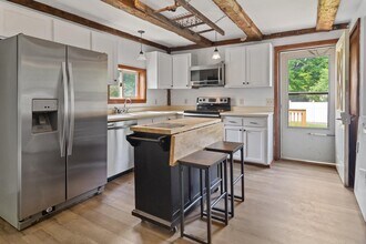 144 Meredith Center Rd in Meredith, NH - Building Photo - Building Photo