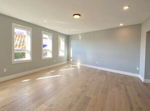 265 Washington St, Unit 4 in Somerville, MA - Foto de edificio - Building Photo