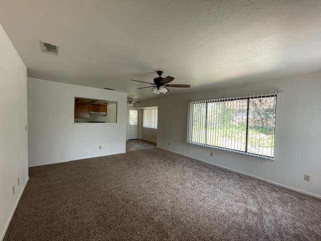 39946 Victoria Pl in Oakhurst, CA - Foto de edificio