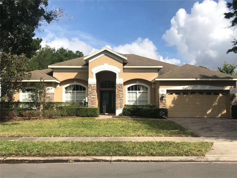 5005 Coveview Dr in St. Cloud, FL - Foto de edificio