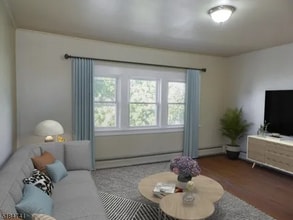 41 E 8th St in Clifton, NJ - Building Photo - Building Photo