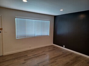 7347 Haskell Ave in Los Angeles, CA - Building Photo - Building Photo