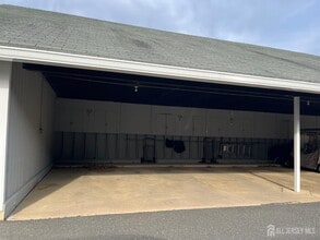 333N Newport Way in Monroe Township, NJ - Building Photo - Building Photo