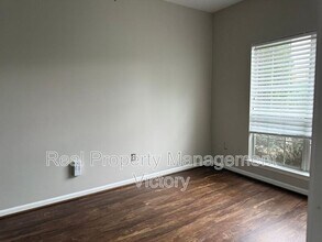 566 Treymoor Lake Cir in Alabaster, AL - Foto de edificio - Building Photo