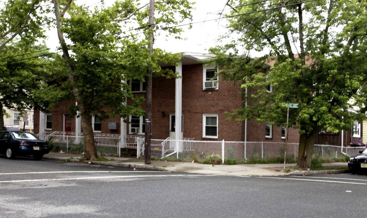 79 Catalpa Ave in Perth Amboy, NJ - Building Photo